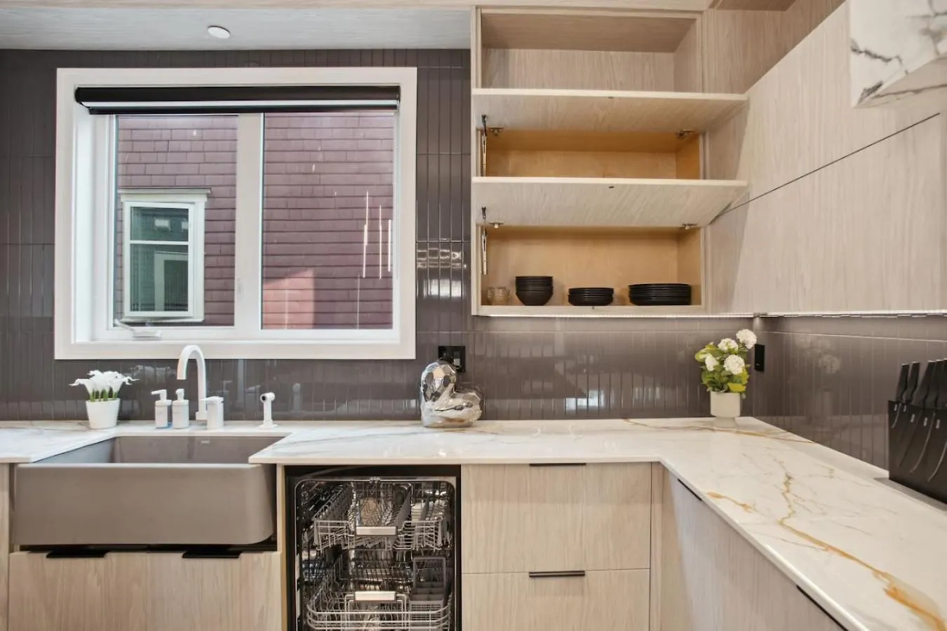 Luxury Downtown Home Near Beach Vancouver Holiday home