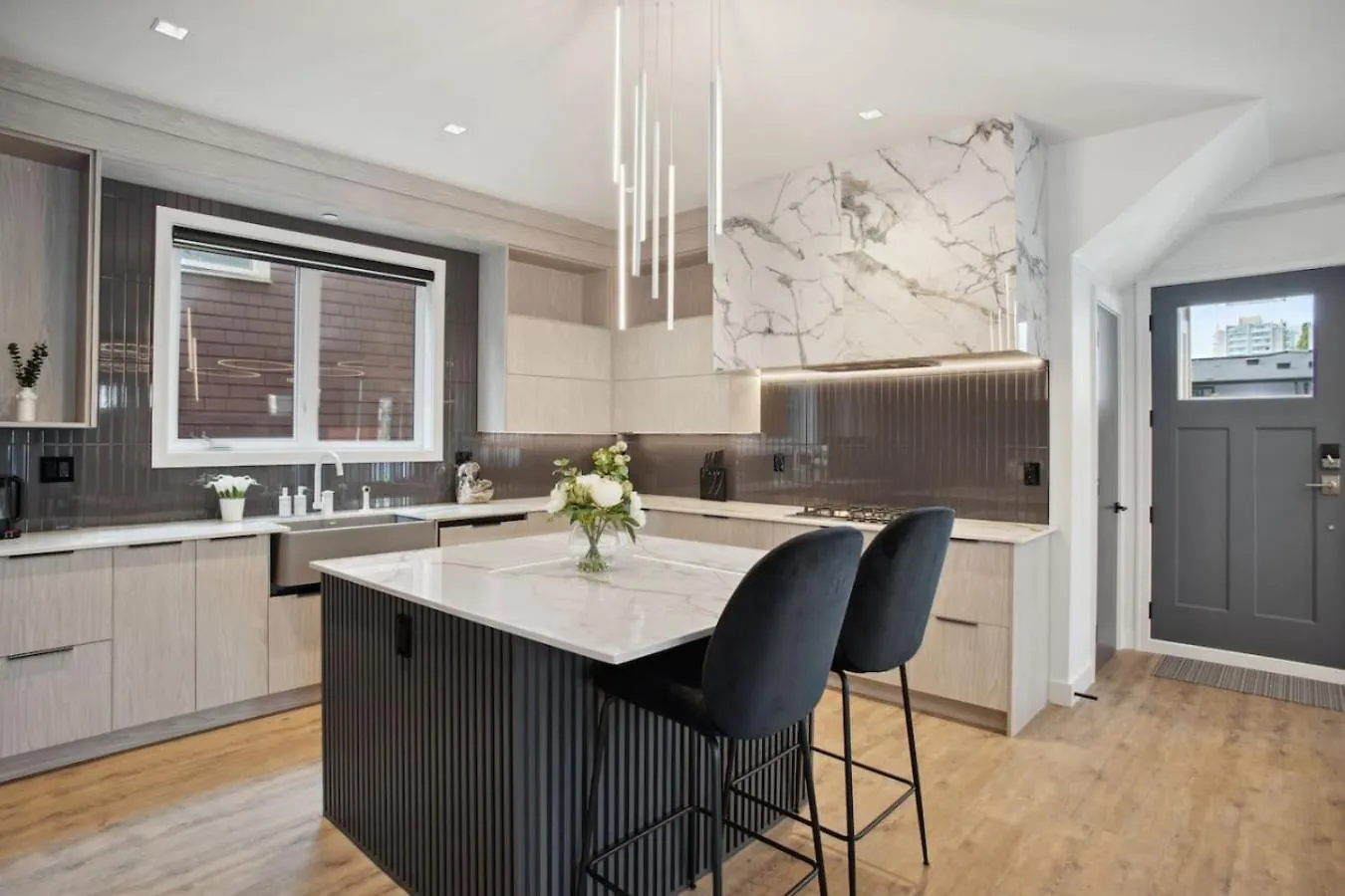 Luxury Downtown Home Near Beach Vancouver Holiday home