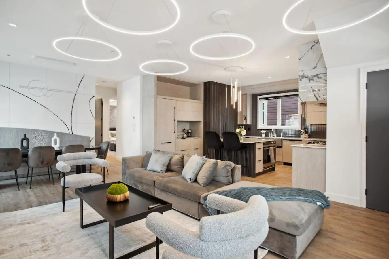 Luxury Downtown Home Near Beach Vancouver