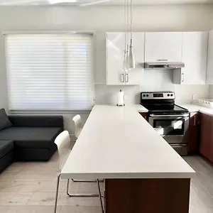 Holiday home Brand New Modern Laneway House, Vancouver